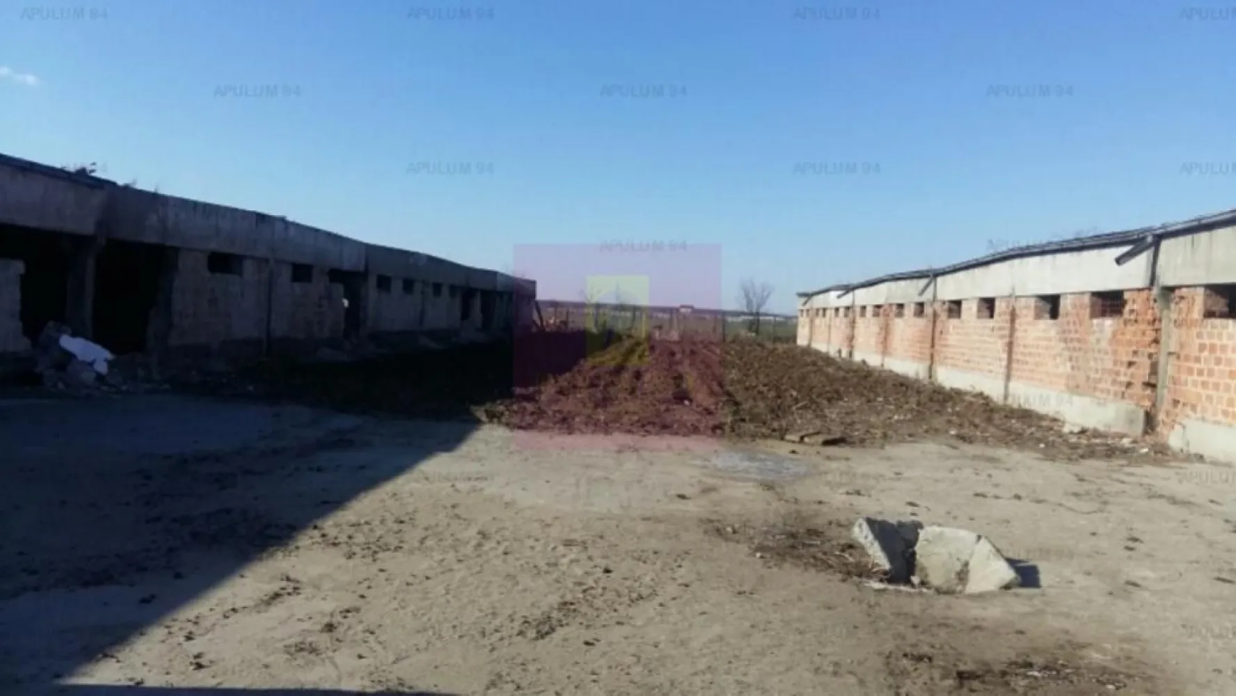 Teren Balotesti- Saftica- ideal pentru constructie locuinte. - Compania imobiliara Apulum 94 va propune un teren care se afla in Saftica- apartinand juridic de Comuna Balotesti. 
Terenul este pretabil pentru constructii locuinte, are apa si curent, gazul si canalul sunt foarte aproape. 
Este aproape de lac, ceea ce reprezinta o locatie speciala pentru locuinte.
 Pe teren sunt hale mai vechi, parte din ele intr-o stare mai buna, parte mai dezafectate. 
Terenul este in proprietatea unei persoane juridice si se aplica tva la pret. 
Pentru vizionare si mai multe detalii nu ezitati sa ma contactati pe nr 0733683446- Laura Ionescu.