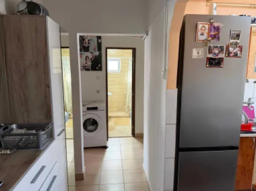 BRASADAS vinde ap 2 cam 58mp Carpați 2 etaj 4/4.