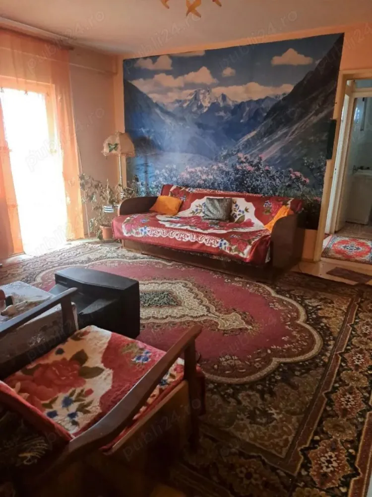 BRASADAS vinde ap 2 cam etaj 4/4 in Micro 16. - Agenția imobiliara BRASADAS vinde apartament cu 2 camere, situat în Micro 16, la etajul 4/4, cu suprafață totală 76 mp.
Compartimentare:
hol de intrare
debara
bucătărie , spajz
cameră mare
hol mic din care se intră în:
cameră mică
baie
balcon
Alte detalii: apartamentul necesită renovare (ideal pentru amenajare după propriul gust)
bloc cu acoperiș
izolat la exterior
zonă cu magazine, școală și transport.
Www.brasadas.com.