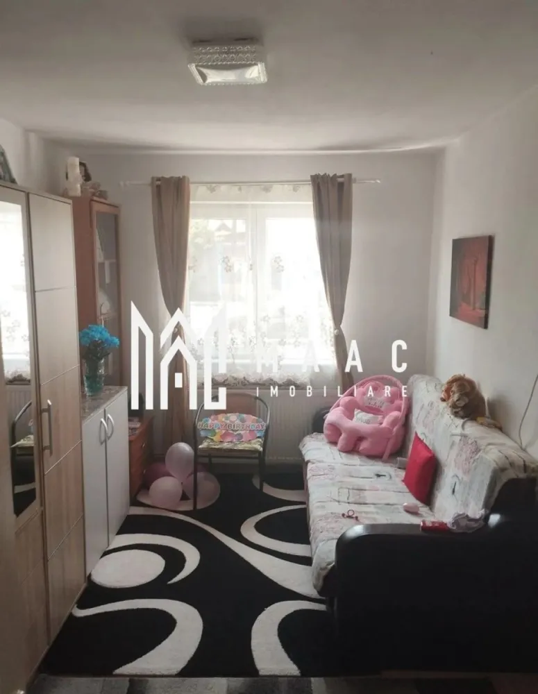 Apartament 2 camere | Parter | 37 MPU | Tiglari - MAAC Imobiliare vă prezintă un apartament cu 2 camere, ideal pentru locuit sau investiție, situat în zona Țiglari din Sibiu.

Caracteristic si compartimentare:
Suprafață utilă: 37 mp
Compartimentare: Living, dormitor primitor, bucătărie separată, complet echipată, baie, hol cu spațiu de depozitare
Etaj: Parter – acces facil, fără scăr
Încălzire: Centrală termică proprie cu calorifere
Stare: Se vinde complet mobilat și utilat

Avantaje și beneficii:
Zonă liniștită – Țiglari, cu vecinătate plăcută și acces rapid spre: zona industrială, mijloace de transport public, magazine, farmacii și alte puncte de interes
Costuri reduse de întreținere

Pentru mai multe detalii precizati telefonic ca ati vazut anuntul cu ID: CP2786122