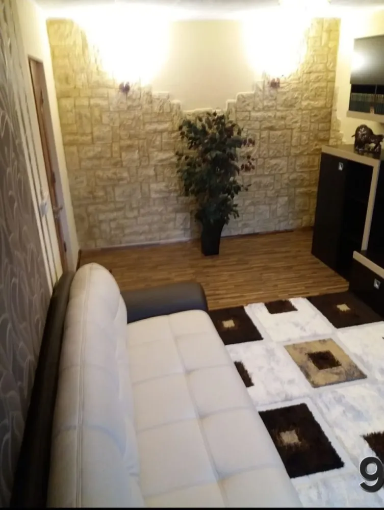 BRASADAS vinde ap 3 cam etaj 2/4 in Micro 17. - Agentia Imobiliara BRASADAS vinde apartament 3 camere in Micro 17.
Se vinde mobilat, complet utilat, imediat ocupabil.
În apropiere: 2 școli, grădinițe,parc mare de distracții, magazine,dispensar,piața.
Dispune de beci. Se acceptă și schimb cu casa la oraș.
Www.brasadas.com.