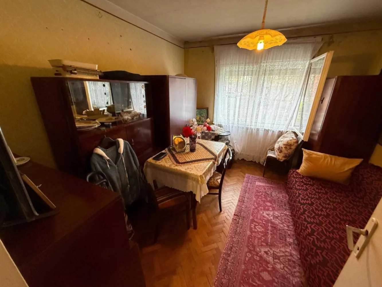 BRASADAS vinde ap 3 cam PARTER in Micro 15. - Agentia Imobiliara BRASADAS vinde apartament 3 camere + sufragerie + beci propriu, apartamentul este din cărămidă, 61 mp,,situat in micro 15 într-o zonă liniștită.
Www.brasadas.com