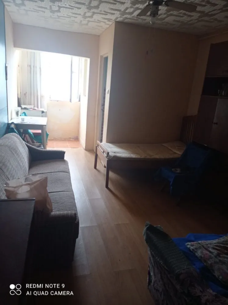 BRASADAS vinde garsoniera confort 2 la etajul 1 pe Ostrovului. - Agentia Imobiliara BRASADAS vinde garsonieră confort 2 situată pe strada Ostrovului, nr 2. 
Garsoniera este la etajul 1 din 4
Se vinde mobilată/utilată conform poze.
Www.brasadas.com.