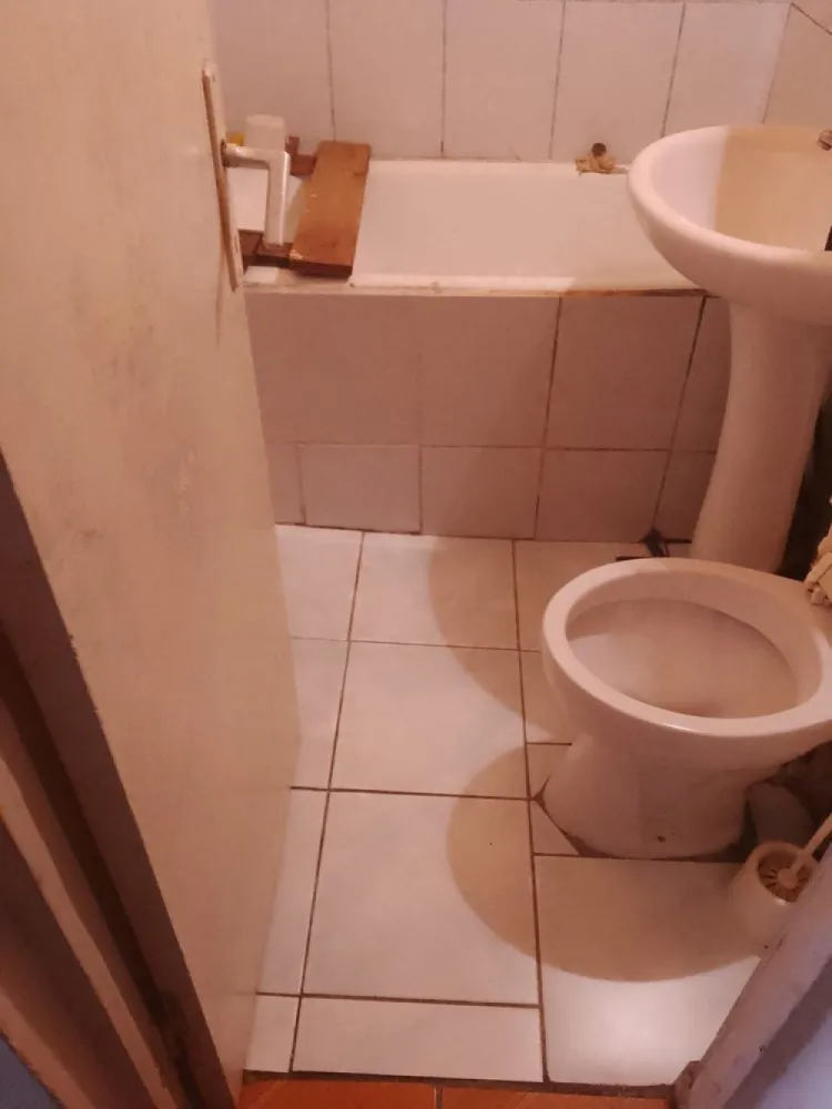 BRASADAS vinde garsoniera confort 2 la etajul 1 pe Ostrovului. - Agentia Imobiliara BRASADAS vinde garsonieră confort 2 situată pe strada Ostrovului, nr 2. 
Garsoniera este la etajul 1 din 4
Se vinde mobilată/utilată conform poze.
Www.brasadas.com.