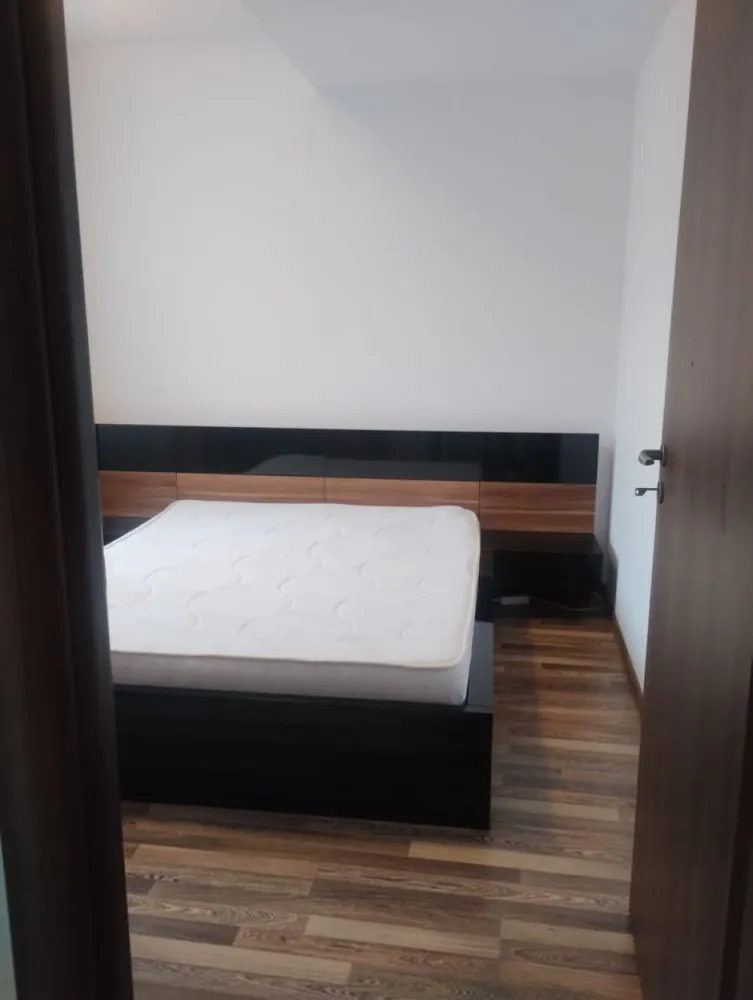 BRASADAS inchiriaza ap 2 cam etaj 2/3 2011 zona GranVia Park - Agentia Imobiliara BRASADAS inchiriaza apartament cu doua camere situat la etajul 2/3 cu LIFT in zona GranVia Park.
Apartamentul se inchiriaza mobilat si utilat. 
Bloc construit in 2011 cu centrala termica. 
Nu se accepta animale.
Www.brasadas.com.