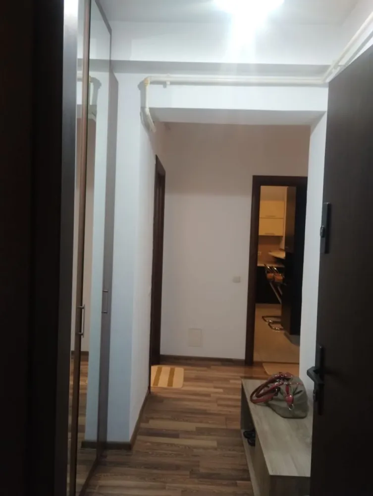 BRASADAS inchiriaza ap 2 cam etaj 2/3 2011 zona GranVia Park - Agentia Imobiliara BRASADAS inchiriaza apartament cu doua camere situat la etajul 2/3 cu LIFT in zona GranVia Park.
Apartamentul se inchiriaza mobilat si utilat. 
Bloc construit in 2011 cu centrala termica. 
Nu se accepta animale.
Www.brasadas.com.