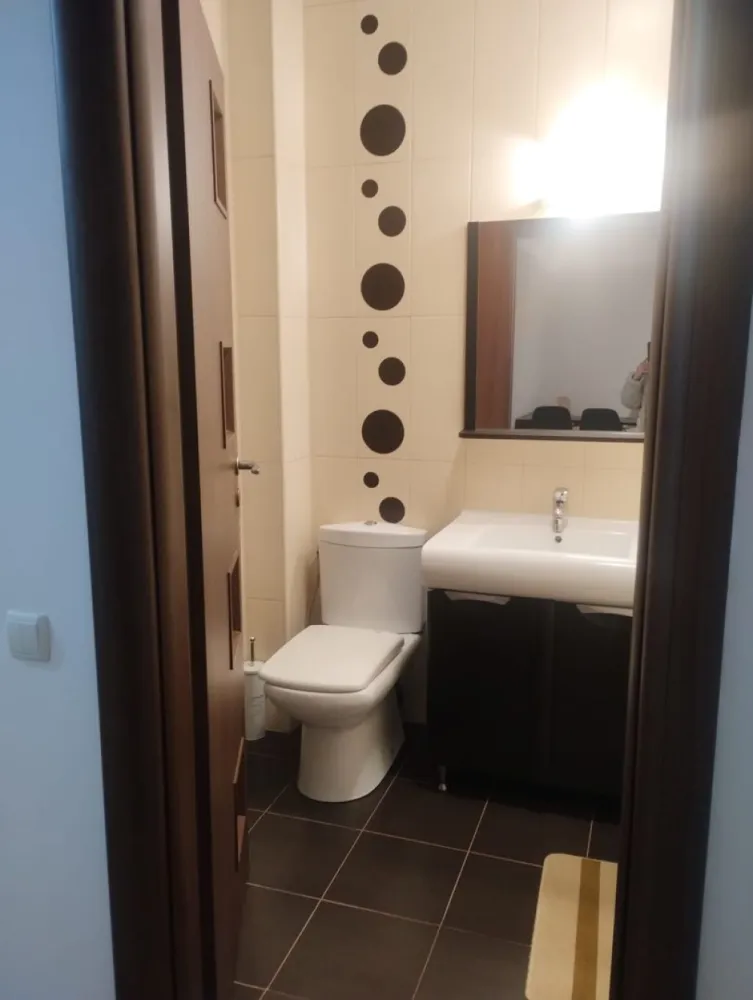 BRASADAS inchiriaza ap 2 cam etaj 2/3 2011 zona GranVia Park - Agentia Imobiliara BRASADAS inchiriaza apartament cu doua camere situat la etajul 2/3 cu LIFT in zona GranVia Park.
Apartamentul se inchiriaza mobilat si utilat. 
Bloc construit in 2011 cu centrala termica. 
Nu se accepta animale.
Www.brasadas.com.