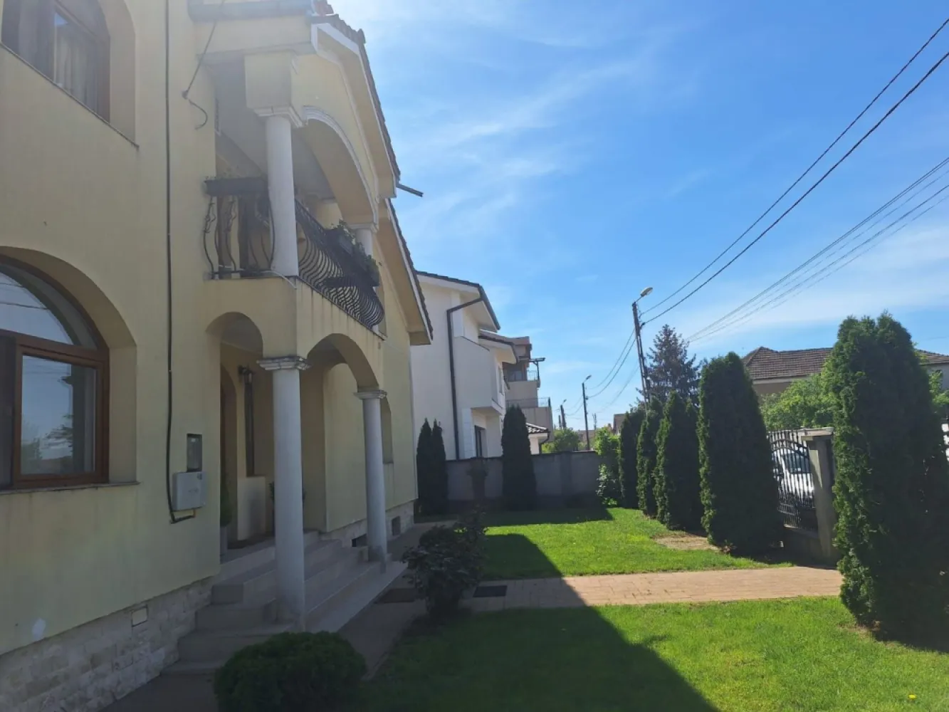 BRASADAS vinde casa individuala 8 cam teren 10 ari Unirii. - Agentia Imobiliara BRASADAS vinde casa individuala situata in zona Unirii, de tip PARTER si MANSARDA, construit in 2002 cu teren aferent de 10 ari si doua garaje.
Www.brasadas.com.