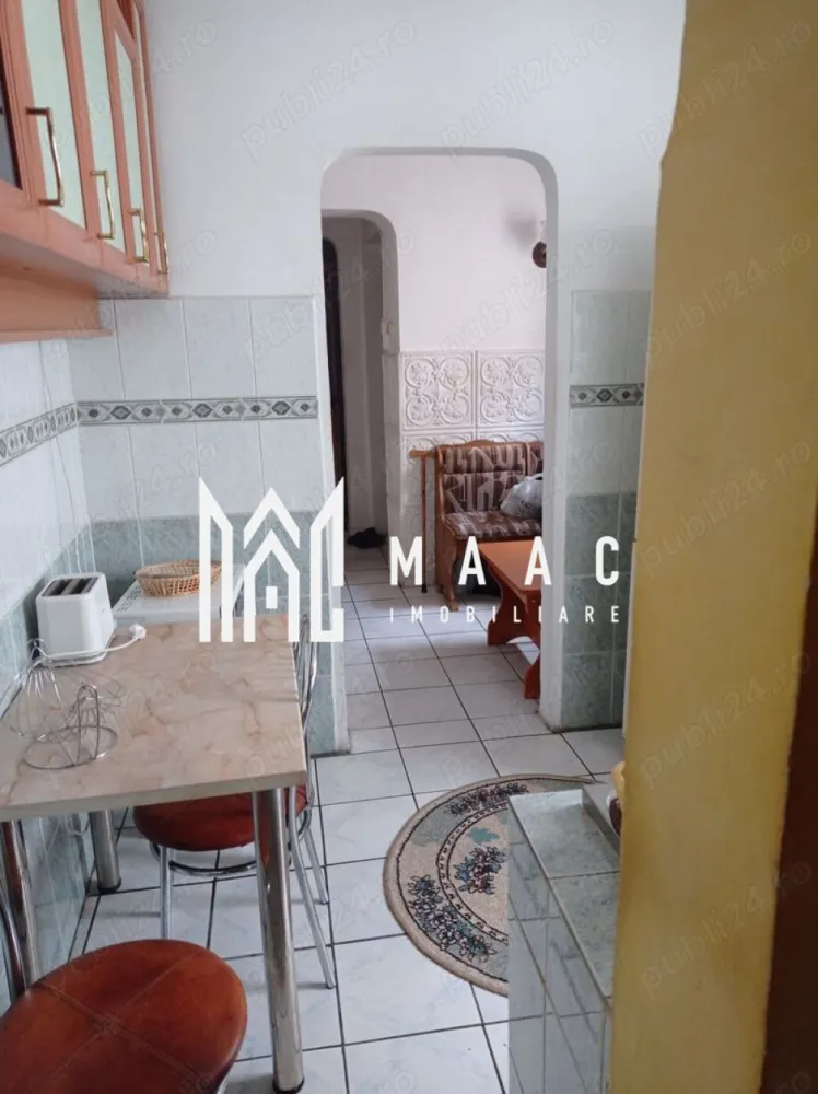 Apartament | 3 camere | Traian | Etaj 3 - Apartament cu 3 camere – Zonă Traian, locație liniștită

MAAC Imobiliare vă propune spre vânzare un apartament cu 3 camere, situat într-o zonă liniștită, în cartierul Traian, ideal atât pentru locuit, cât și pentru investiție.

Suprafață utilă: 60 mp
Suprafață construită: 65 mp
Etaj:3
Compartimentare:funcțională, bine organizată
Finisaje:clasice
Gigacalorimetru

Locația este un mare avantaj, fiind în apropierea spitalului, a magazinelor și a diverselor spații cu activități comerciale și servicii, oferind acces rapid către punctele de interes ale orașului.

Apartamentul este luminos, bine întreținut și oferă viitorilor proprietari posibilitatea de a-l personaliza în funcție de propriul stil.

Avantaje:

* Zonă liniștită, accesibilă
* Etaj intermediar
* Compartimentare eficientă
* Aproape de spital, magazine și alte facilități
* Ideal pentru familie sau investiție

Pentru mai multe detalii și programarea unei vizionări, contactați MAAC Imobiliare.
id: CP2783760