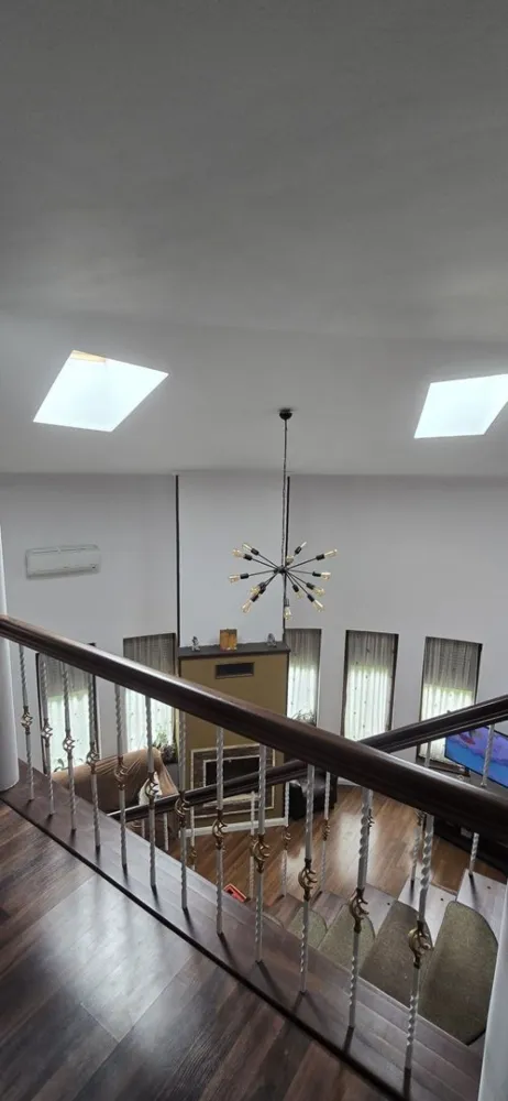 BRASADAS vinde casa tip P+M in Bercu Roșu. - Agentia imobiliara BRASADAS vinde casa individuala tip parter + masardă cu toate utilitatile.

Suprafata construita de 351mp și teren aferent de 6 ari.

Are in total 4 dormitoare si3 băi.

La PARTER sunt 2 dormitoare, living open space cu șemineu în centrul casei.

La ETAJ sunt 2 dormitoare cu bai propri.

Bucătăria este utilată, garaj, încălzire în pardosea cu centrală termică pe gaz, geamuri de termopan de lemn.

www.brasadas.com.