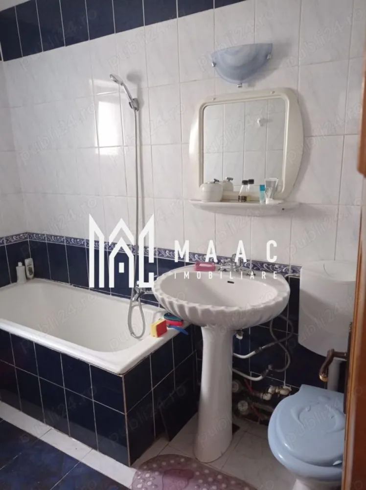 Apartament | 3 camere | Traian | Etaj 3 - Apartament cu 3 camere – Zonă Traian, locație liniștită

MAAC Imobiliare vă propune spre vânzare un apartament cu 3 camere, situat într-o zonă liniștită, în cartierul Traian, ideal atât pentru locuit, cât și pentru investiție.

Suprafață utilă: 60 mp
Suprafață construită: 65 mp
Etaj:3
Compartimentare:funcțională, bine organizată
Finisaje:clasice
Gigacalorimetru

Locația este un mare avantaj, fiind în apropierea spitalului, a magazinelor și a diverselor spații cu activități comerciale și servicii, oferind acces rapid către punctele de interes ale orașului.

Apartamentul este luminos, bine întreținut și oferă viitorilor proprietari posibilitatea de a-l personaliza în funcție de propriul stil.

Avantaje:

* Zonă liniștită, accesibilă
* Etaj intermediar
* Compartimentare eficientă
* Aproape de spital, magazine și alte facilități
* Ideal pentru familie sau investiție

Pentru mai multe detalii și programarea unei vizionări, contactați MAAC Imobiliare.
id: CP2783760