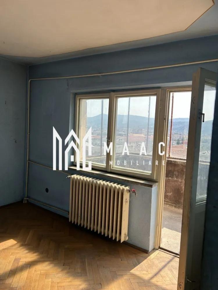 Apartament 2 camere | Ultracentral | Piata Centrala - Apartament cu 2 camere – Ultracentral, vedere panoramică

MAAC Imobiliare vă propune spre vânzare un apartament cu 2 camere, situat ultracentral, în imediata apropiere a tuturor punctelor de interes ale orașului — magazine, instituții, mijloace de transport și zone comerciale.

Suprafață: generoasă și bine compartimentată 62mp
Etaj:9/9
Vedere: panoramică spectaculoasă
Stare: necesită renovare totală

Apartamentul oferă un potențial excelent pentru amenajare după propriul gust și stil. Acoperișul este în stare foarte bună, fără probleme de hidroizolație, ceea ce reprezintă un mare avantaj pentru un apartament situat la ultimul etaj.

Avantaje:

* Locație ultracentrală
* Vedere panoramică
* Acces rapid la toate punctele de interes ale orașului
* Etaj superior, liniștit și luminos
* Ideal pentru locuință sau investiție

 Pentru mai multe informații și programarea unei vizionări, contactați MAAC Imobiliare.

id: CP2783851 - SP