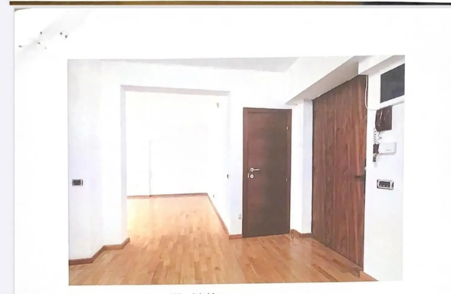 BRASADAS inchiriaza ap 3 cam birou/locuit - terasa - Unirii. - Agenția imobiliara BRASADAS inchiriaza apartament cu 3 camere – Etajul 1, Bulevardul Unirii.

Bucurați-vă de confort și liniște într-un apartament spațios, ideal atât pentru birouri cat și pentru locuit.Situat la etajul 1 al unui bloc unde casa scării este placată cu marmură, apartamentul oferă:
 • 3 camere generoase
 • 2 băi moderne
 • Suprafață totală de 84 mp
 • Terasă pentru fumători
 • Vedere liniștită către spate, fără zgomot urban
 • Aer condiționat Daikin pentru confort optim
 • Majoritatea locuințelor din bloc sunt destinate firmelor, oferind un mediu profesional și discret.
 •Bucătăria utilată 
Pentru mai multe detalii și programarea unei vizionări, nu ezitați să ne contactați!
www.brasadas.com.