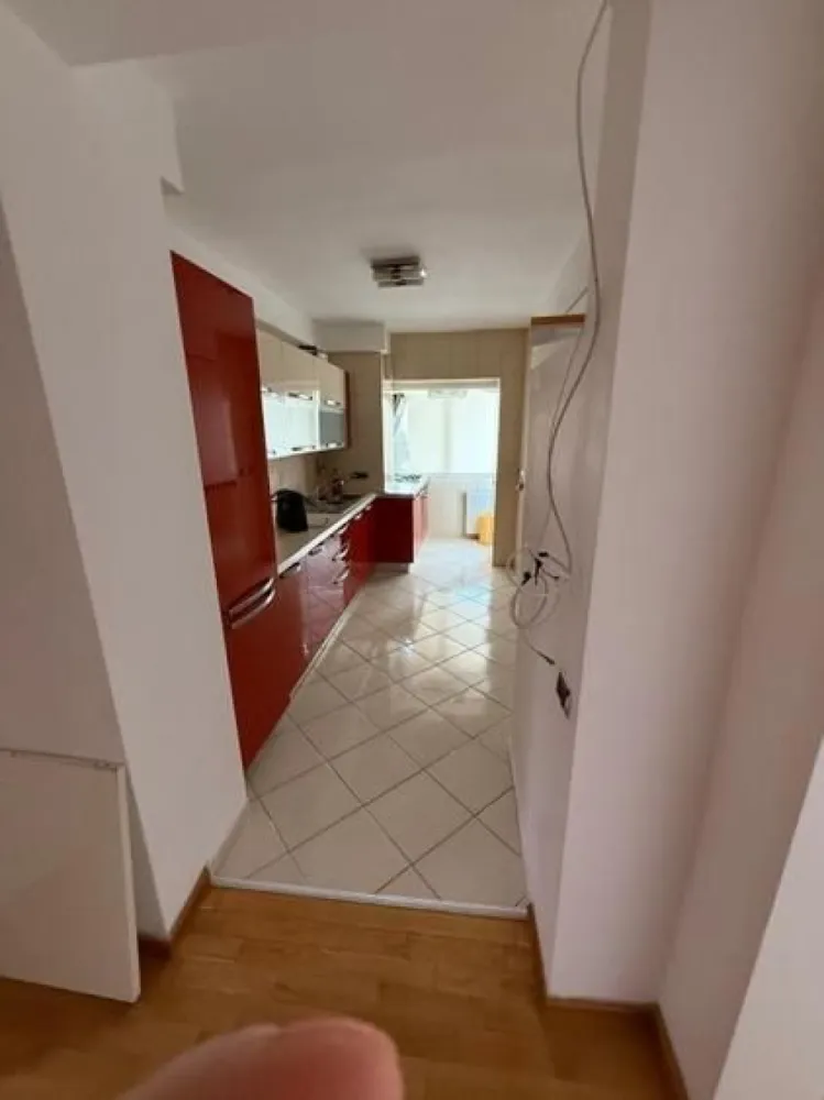 BRASADAS inchiriaza ap 3 cam birou/locuit - terasa - Unirii. - Agenția imobiliara BRASADAS inchiriaza apartament cu 3 camere – Etajul 1, Bulevardul Unirii.

Bucurați-vă de confort și liniște într-un apartament spațios, ideal atât pentru birouri cat și pentru locuit.Situat la etajul 1 al unui bloc unde casa scării este placată cu marmură, apartamentul oferă:
 • 3 camere generoase
 • 2 băi moderne
 • Suprafață totală de 84 mp
 • Terasă pentru fumători
 • Vedere liniștită către spate, fără zgomot urban
 • Aer condiționat Daikin pentru confort optim
 • Majoritatea locuințelor din bloc sunt destinate firmelor, oferind un mediu profesional și discret.
 •Bucătăria utilată 
Pentru mai multe detalii și programarea unei vizionări, nu ezitați să ne contactați!
www.brasadas.com.