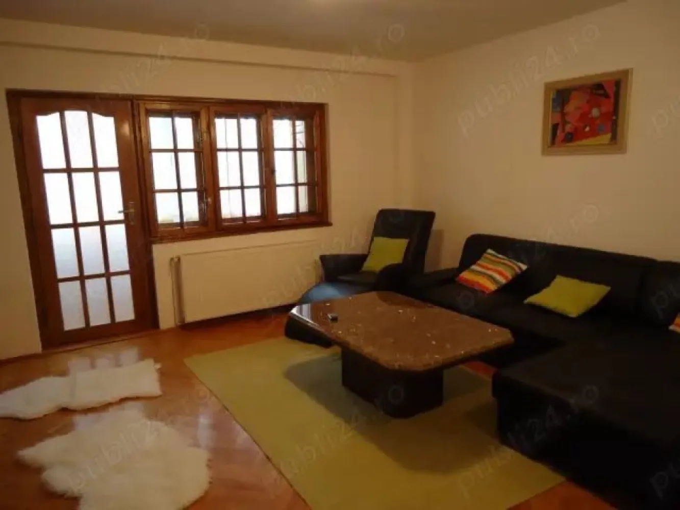 BRASADAS închiriază – Apartament 2 camere • Parcul Tineretului - BRASADAS închiriază – Apartament 2 camere • Parcul Tineretului / Delta Văcărești

Locuință situată într-o zonă liniștită, aproape de Parcul Tineretului, Delta Văcărești și Sun Plaza, cu acces rapid la Metrou Piața Sudului.
Apartamentul este amplasat la etajul 3/4, într-un imobil finalizat în 1988.

Îmbunătățiri & dotări:
✔ Geamuri termopan
✔ Gresie, faianță
✔ Parchet din lemn natural
✔ Centrală proprie
✔ Aer condiționat
✔ Balcon închis cu 2 dulapuri masive
✔ Loc de parcare rezervat

Ideal pentru rezidență, într-o zonă verde, curată și bine conectată.

📞 DETALII: 0745964492 – ALEX
🌐 www.brasadas.com