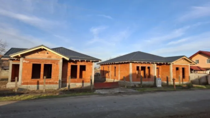 Vând casa noua în Odoreu