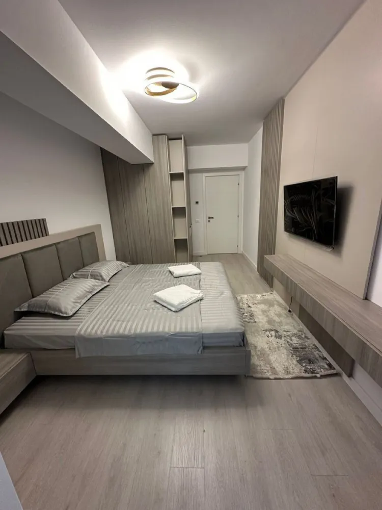 Apartament 2 camere smart residence - Inchiriez apartament 2 camere in Smart Residence Lujerului, prima inchiriere, constructie 2025.

Complet mobilat si utilat, masina de spalat + uscator. 

Loc de parcare la subteran