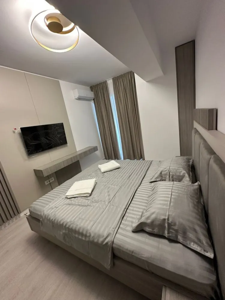 Apartament 2 camere smart residence - Inchiriez apartament 2 camere in Smart Residence Lujerului, prima inchiriere, constructie 2025.

Complet mobilat si utilat, masina de spalat + uscator. 

Loc de parcare la subteran