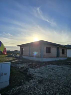 Casa 152m 6.20 arii Martinesti centru teren 22m front chiar toate util