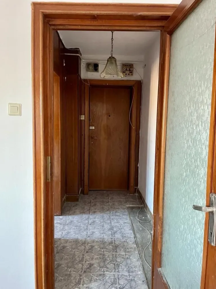BRASADAS vinde ap 2 cam etaj 4/4 Calea Traian. - Agenția imobiliara BRASADAS vinde apartament central, 2 camere, etaj 4/4 , semidecomandat, baie cu geam , cămară, balcon, geamuri termopan. 
www.brasadas.com.