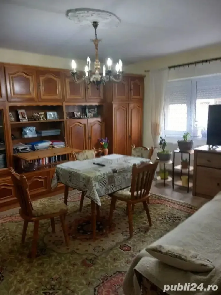 BRASADAS vinde ap 3 cam etaj 2/4 Carpati 2. - Agenția imobiliara BRASADAS vinde apartament cu 3 cam la etajul 2/4 in Carpati 2.
Bucatarie, balcon închis.
Suprafață totală 82,5 mp.
www.brasadas.com.