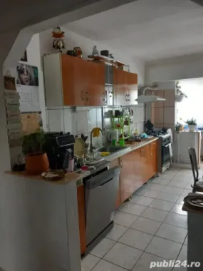 BRASADAS vinde ap 3 cam etaj 2/4 Carpati 2.
