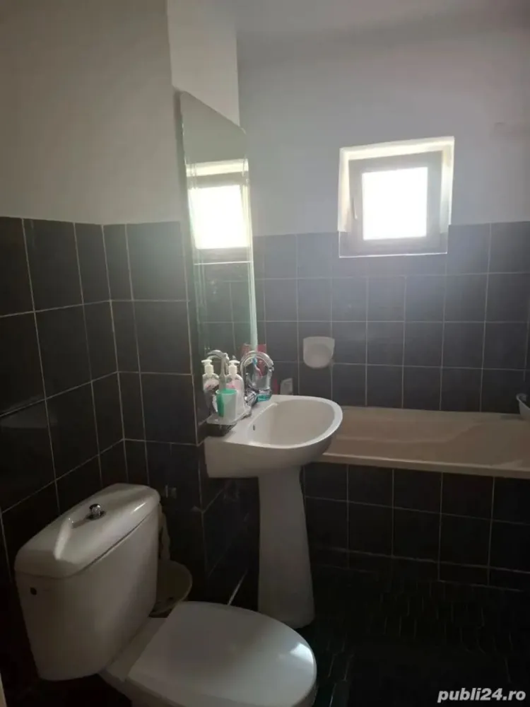 BRASADAS vinde ap 3 cam PARTER in Micro 17 - Agenția imobiliara BRASADAS vinde apartament 3 camere parțial mobilat in Micro 17 situat la parter cu suprafața de 77 metri pătrați având două băi și loc de parcare rezervat plus beci.
www.brasadas.com.