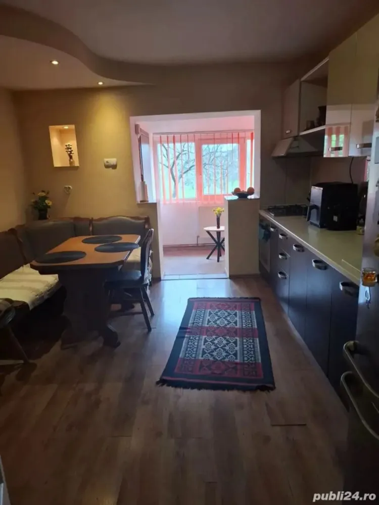 BRASADAS vinde ap 3 cam PARTER in Micro 17 - Agenția imobiliara BRASADAS vinde apartament 3 camere parțial mobilat in Micro 17 situat la parter cu suprafața de 77 metri pătrați având două băi și loc de parcare rezervat plus beci.
www.brasadas.com.