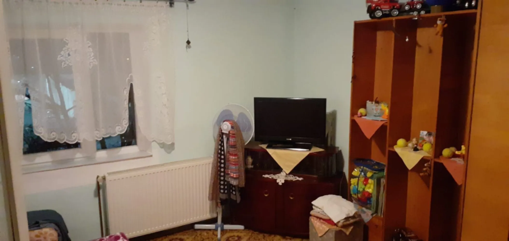 BRASADAS vinde ap 3 cam etaj 4/4 lângă Economic. - Agenția imobiliara BRASADAS vinde apartament aproape de centru mai exact langa liceul Economic.
Apartamentul este compartimentat astfel :
3 camere , 2 bai , bucătărie mare cu cămară, hol mare, boxa beci uscat, acoperiș din construcție întreținut corespunzător, centrala Ferroli cu țevi de cupru.
www.brasadas.com.