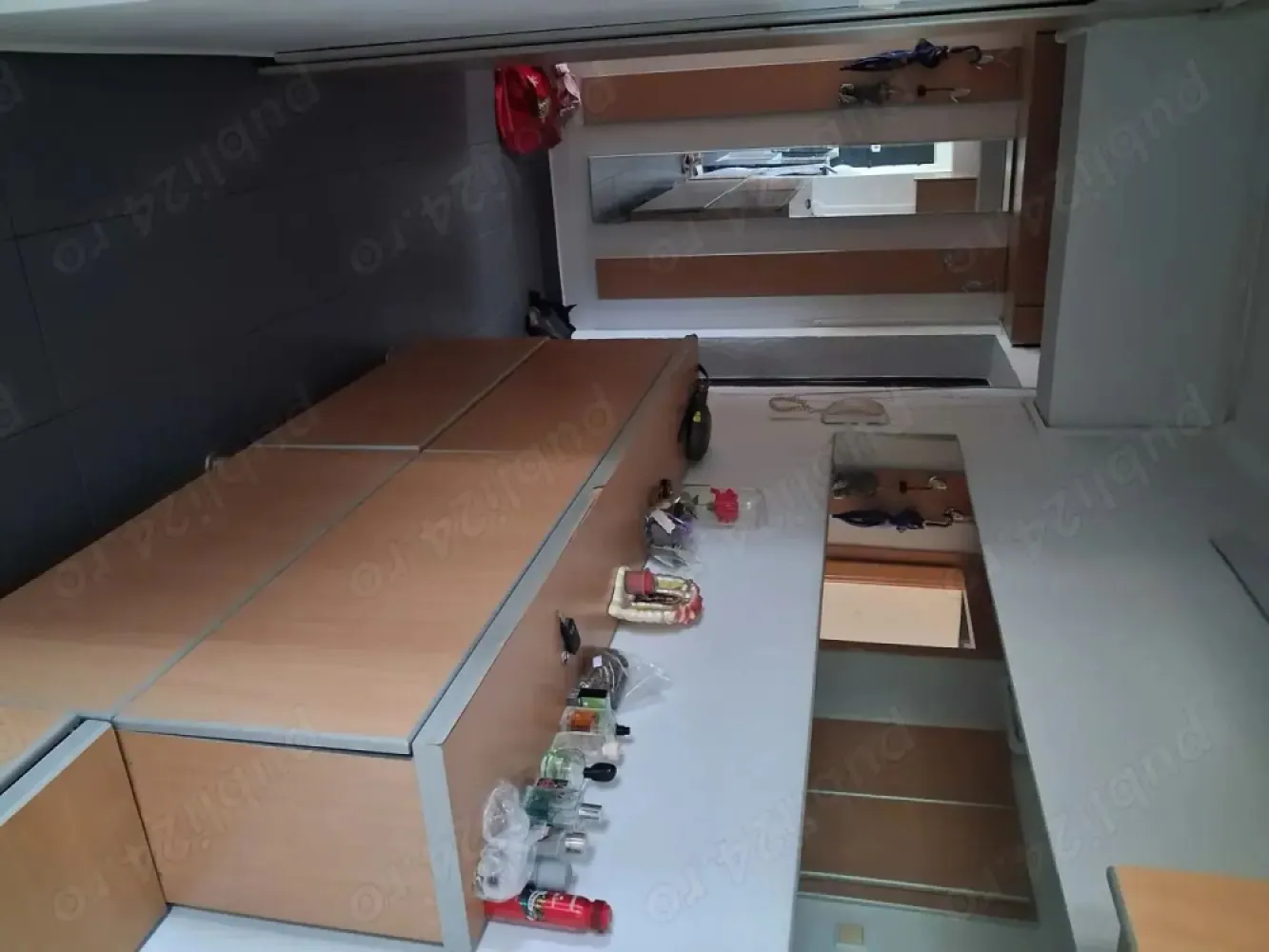 BRASADAS vinde ap 2 cam etaj 4/4 in zona CENTRALA. - Agenția imobiliara BRASADAS vinde apartament spațios și bine compartimentat, cu 3 camere, situat într-o zonă semicentrală, ideal pentru o familie sau ca investiție !

Se accepta si schimburi cu o casa plus diferenta din partea nostra !

Suprafață utilă: 66 mp

Etaj 4/4 bloc din cărămidă, cu acoperiș (fără infiltrații)

Compartimentare: semidecomandat spațiu optim între camere

Încălzire: microcentrală nouă eficiență și economie

Confort: 3 aparate de aer condiționat, pentru climat ideal tot timpul anului

Balcon inclus perfect pentru relaxare sau depozitare

Apartamentul este luminos, bine întreținut și se află într-un imobil solid, într-o zonă cu acces rapid către centru, școli, magazine și mijloace de transport.

www.brasadas.com.