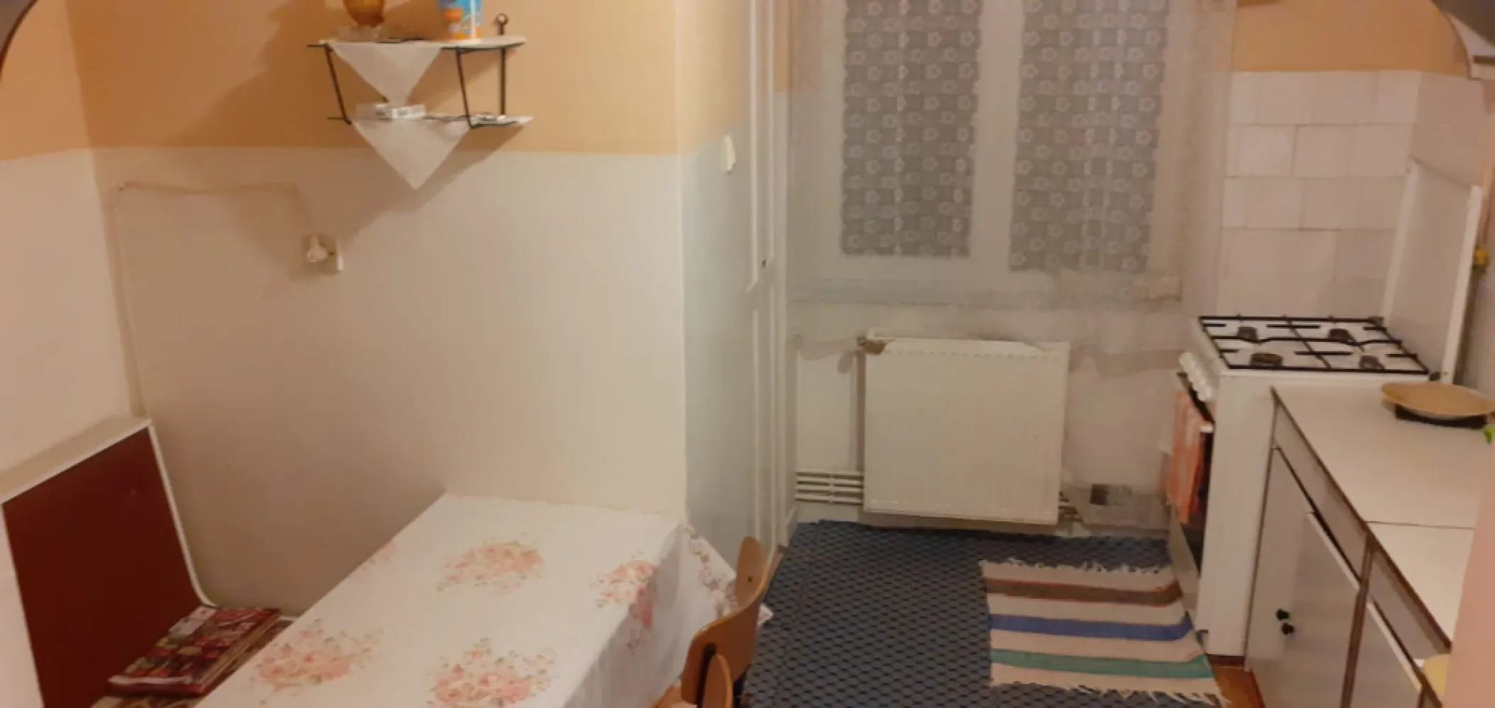 BRASADAS vinde ap 3 cam etaj 4/4 lângă Economic. - Agenția imobiliara BRASADAS vinde apartament aproape de centru mai exact langa liceul Economic.
Apartamentul este compartimentat astfel :
3 camere , 2 bai , bucătărie mare cu cămară, hol mare, boxa beci uscat, acoperiș din construcție întreținut corespunzător, centrala Ferroli cu țevi de cupru.
www.brasadas.com.