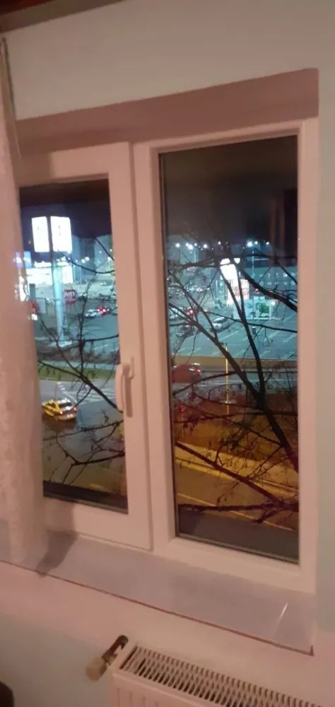BRASADAS vinde ap 3 cam etaj 4/4 lângă Economic. - Agenția imobiliara BRASADAS vinde apartament aproape de centru mai exact langa liceul Economic.
Apartamentul este compartimentat astfel :
3 camere , 2 bai , bucătărie mare cu cămară, hol mare, boxa beci uscat, acoperiș din construcție întreținut corespunzător, centrala Ferroli cu țevi de cupru.
www.brasadas.com.