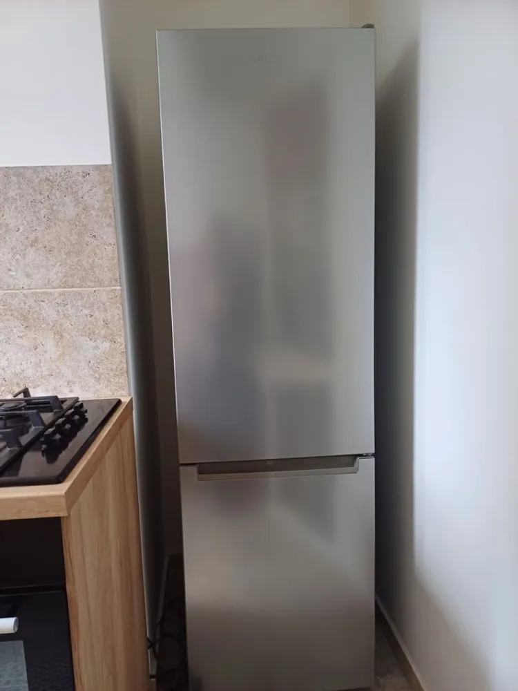 Închiriez garsoniera, AVANGARDE CITY - Militari Residance - Militari Residence, AVANGARDE CITY, se inchiriaza garsoniera utilata si mobilata complet, ac, masina de spalat, frigider, plita, cuptor incorporat, smart tv, centrala proprie. Nu se accepta animale de companie. Loc de parcare(120 de lei pe luna). Doresc colaborare pe termen lung.