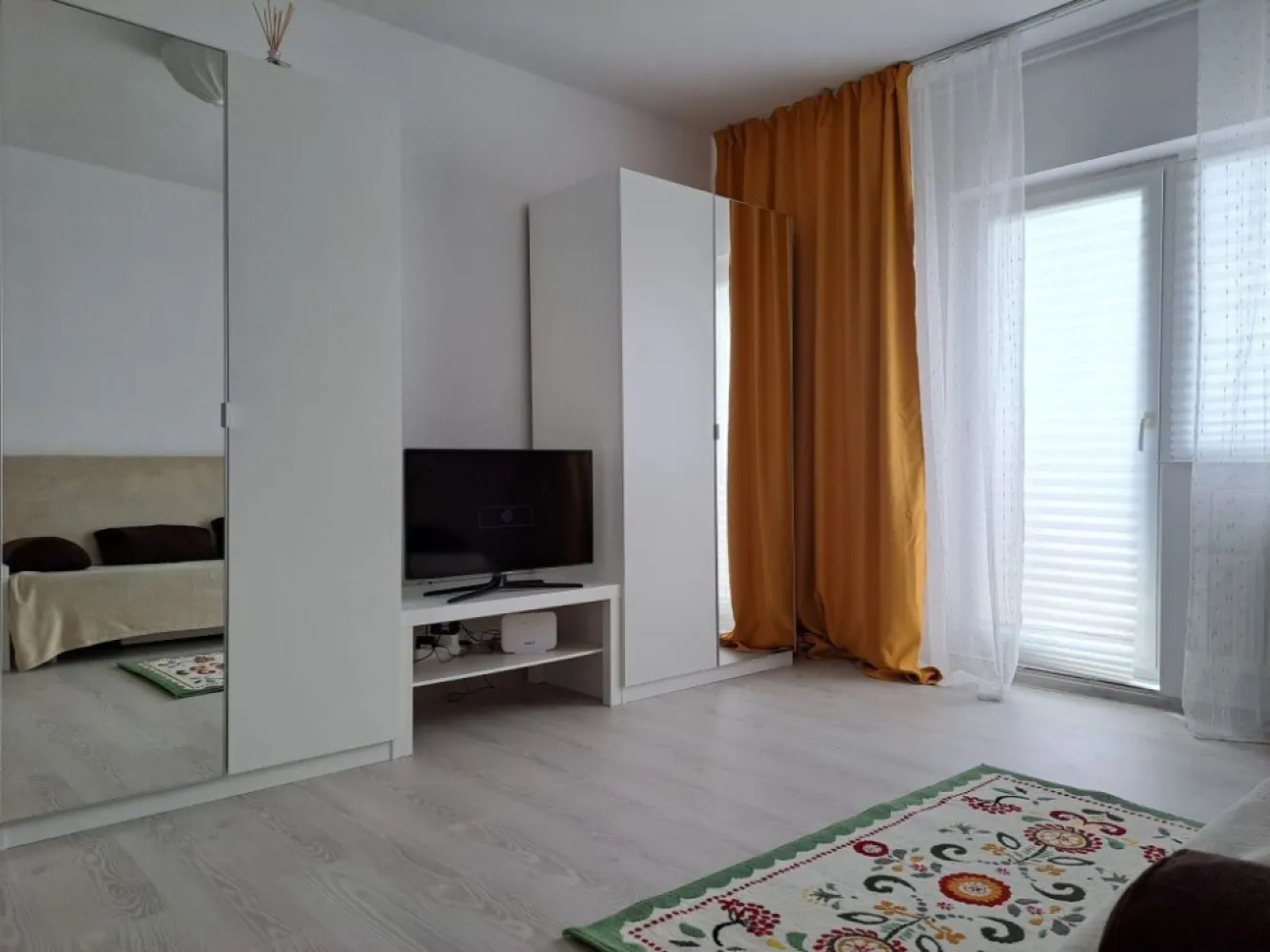 Inchiriere apartament 2 camere Bucuresti Sector 5 parc Sebastian - Inchiriere apartament 2 camere Bucuresti Sector 5 parc Sebastian decomandat totul nou renovat mobilier nou aragaz frigider masina spalat rufe cuptor microunde aparat aer condiționat tv internet incalzire radet exclus fumatori și animale companie în locuință
