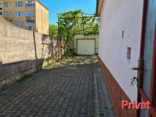 Casă cu grădină str.Anton Pann/486mp/3 front/spațiu com./155.000€neg.