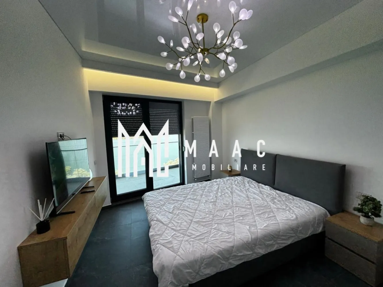 Apartament 2 camere | Vedere spre Mare | Etaj 2 - Apartament cu vedere la mare – Mamaia Nord | 45 mp | MAAC Imobiliare

MAAC Imobiliare vă propune spre vânzare un apartament superb situat în Mamaia Nord, cu vedere directă la mare, într-un bloc modern cu fațadă ventilată , construit la standarde premium.

Suprafață utilă:45 mp
Compartimentare:living cu bucătărie open-space, dormitor, baie, balcon
Vedere: panoramică spre mare

Dotări și avantaje:

* Mobilat și utilat complet, gata pentru locuire sau închiriere
* Aer condiționat
* Centrală proprie pe gaz
* Finisaje moderne, de calitate superioară
* Bloc cu fațadă ventilată – eficiență energetică și izolare excelentă
* Locație excelentă, la doar câțiva pași de plajă, restaurante și puncte de interes

 Ideal pentru:

* Locuință de vacanță
* Investiție profitabilă (închiriere sezonieră sau pe termen lung)

Pentru detalii suplimentare și programarea unei vizionări, contactați MAAC Imobiliare.

id-CP2781840