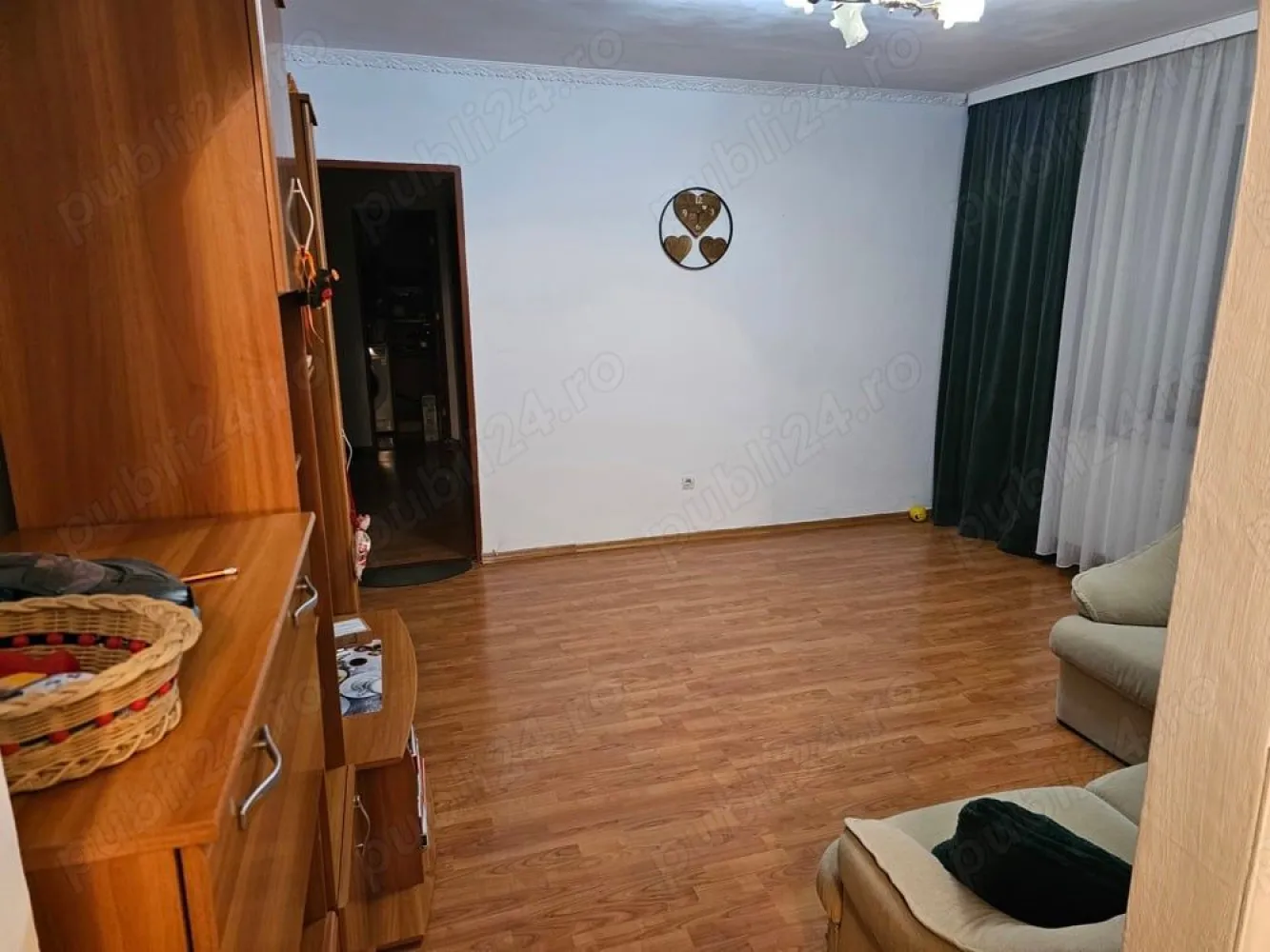 BRASADAS vinde ap 3 cam etaj 4/4 in zona Closca. - Agenția Imobiliara BRASADAS vinde apartament cu 3 camere pe Closca la etajul 4/4, mobilat + electrocasnice beci, termopane.
Pentru mai multe oferte accesați www.brasadas.com.