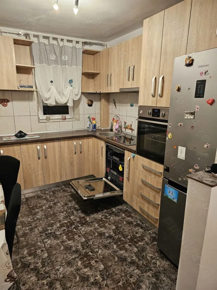 BRASADAS vinde ap 3 cam etaj 4/4 in zona Closca. - Agenția Imobiliara BRASADAS vinde apartament cu 3 camere pe Closca la etajul 4/4, mobilat + electrocasnice beci, termopane.
Pentru mai multe oferte accesați www.brasadas.com.