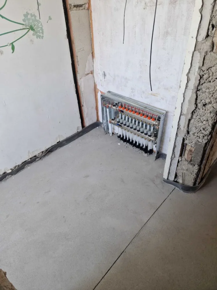 BRASADAS vinde ap 3 cam etaj 4/10 pe Calea Traian. - Agenția imobiliara BRASADAS vinde apartament cu 3 camere pe Calea Traian la etaju 4 din 10.
Incalzire in partosea si instalati noi.
Pentru mai multe oferte accesați www.brasadas.com.