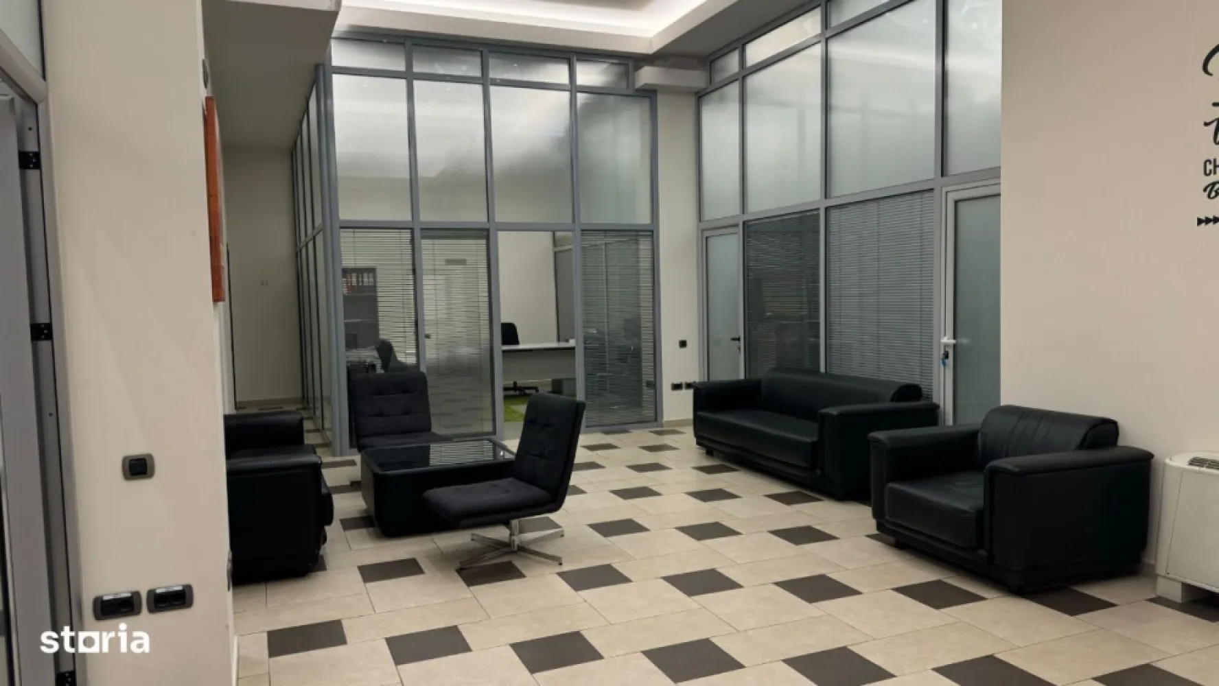 BRASADAS închiriază Birouri PREMIUM Ultracentral PARCARE. - Agenția imobiliara BRASADAS închiriază Spații cu destinația de BIROURI amplasate într-o locație ultracentrală la parterul unei clădiri de birouri cu finisaje premium și propria curte și locuri de parcare.
Total birouri - 180 mp; Spațiile se află in proximitatea Hotel Novotel, la o distanta de 600 m de statia de metrou “Universitate”.  
Spațiile beneficiază de finisaje premium și de locuri de parcare proprii, fiind singura clădire din zonă cu această facilitate.
Facilități clădire :-Sistem control acces pentru curte și poartă-Supraveghere Video-Locuri de ParcareParticularități spațiu:-Grupuri sanitare proprii-Kitchinetă proprie-Sistem incălzire pe gaz (centrală pe clădire)-Sistem răcire electric (Chiller pt clădire)- Pretabil pentru clinica medicala/stomatologica, cladirea avand in prezent specializarea de spatii pentru wellness.Adresa exactă este str. Matei Millo nr 9, sector 1, Bucuresti.
Pentru mai multe oferte accesați www.brasadas.com