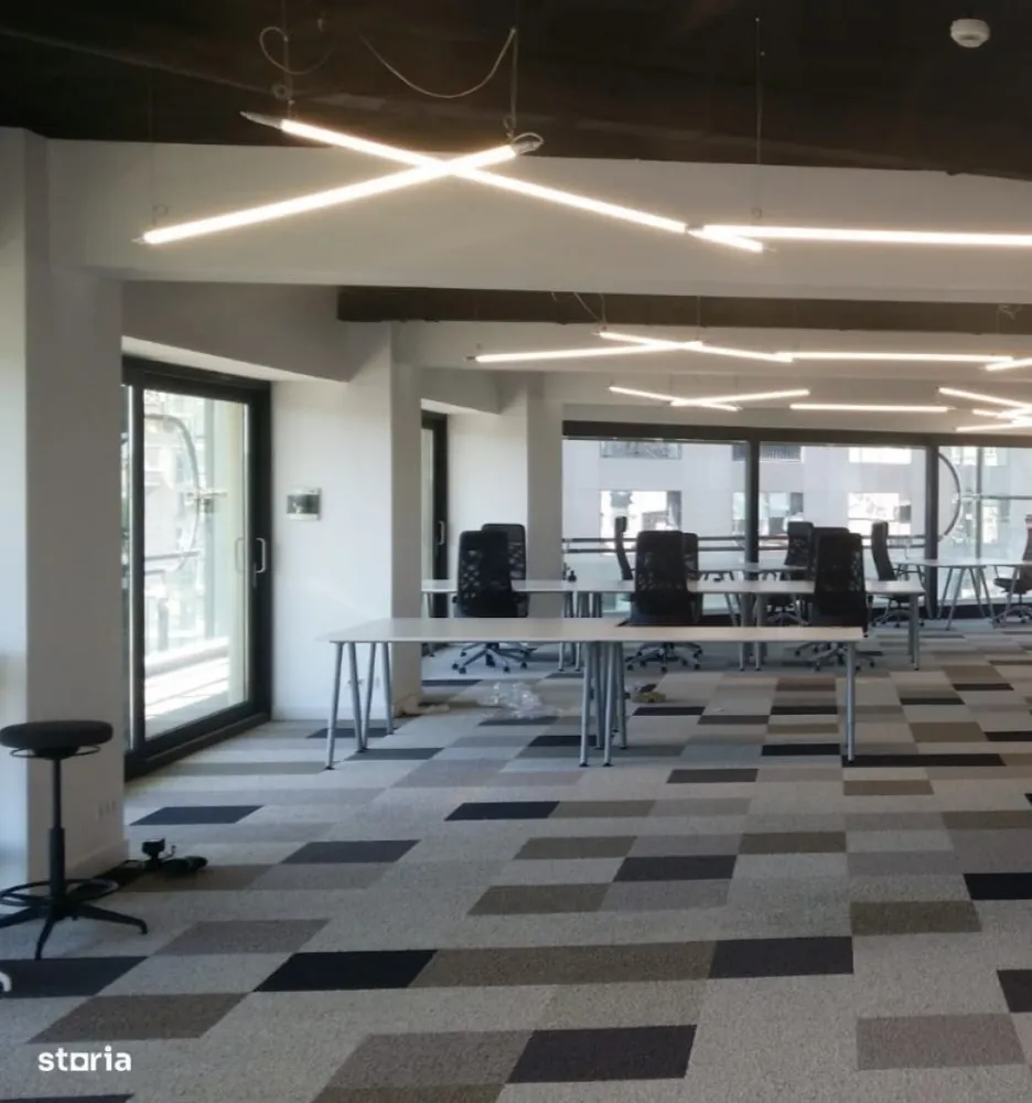 BRASADAS închiriază Office in imobil ultramodern, Unirii - Agenția imobiliara BRASADAS închiriază penthouse pentru office, open space, modern, luminos, in cladire noua, clasa superioara de confort. 
Sistem de ventilatie naturala, independent de restul cladirii. Incalzire in pardoseala. 
Contorizare separata a consumului de energie si apa. Sistem de control acces.
Pretul include mentenanta spatiilor comune. 
Chiriasul va mai achita doar consumul propriu de energie electrica, apa, contorizate individual respectiv, salubritate.
Zona ultracentrala in apropierea celui mai important nod al mijloacelor de transport in comun din Bucuresti (Piata Unirii) si in vecinatatea celor mai importante zone de interes public (Tribunalul Bucuresti, Biblioteca Centrala, centrul comercial Unirea, centrul istoric al Bucurestiului, Palatul Parlamentului).
Structural, spatiul permite compartimentarea si dotarea in functie de activitatea specifica desfasurata.
Structura de rezistenta metalica, cladirea este prevazuta cu doua ascensoare cu o capacitate de 6 persoane fiecare.
Spatiul poate fi preluat mobilat.
Se adauga tva.

Pentru mai multe oferte accesați www.brasadas.com