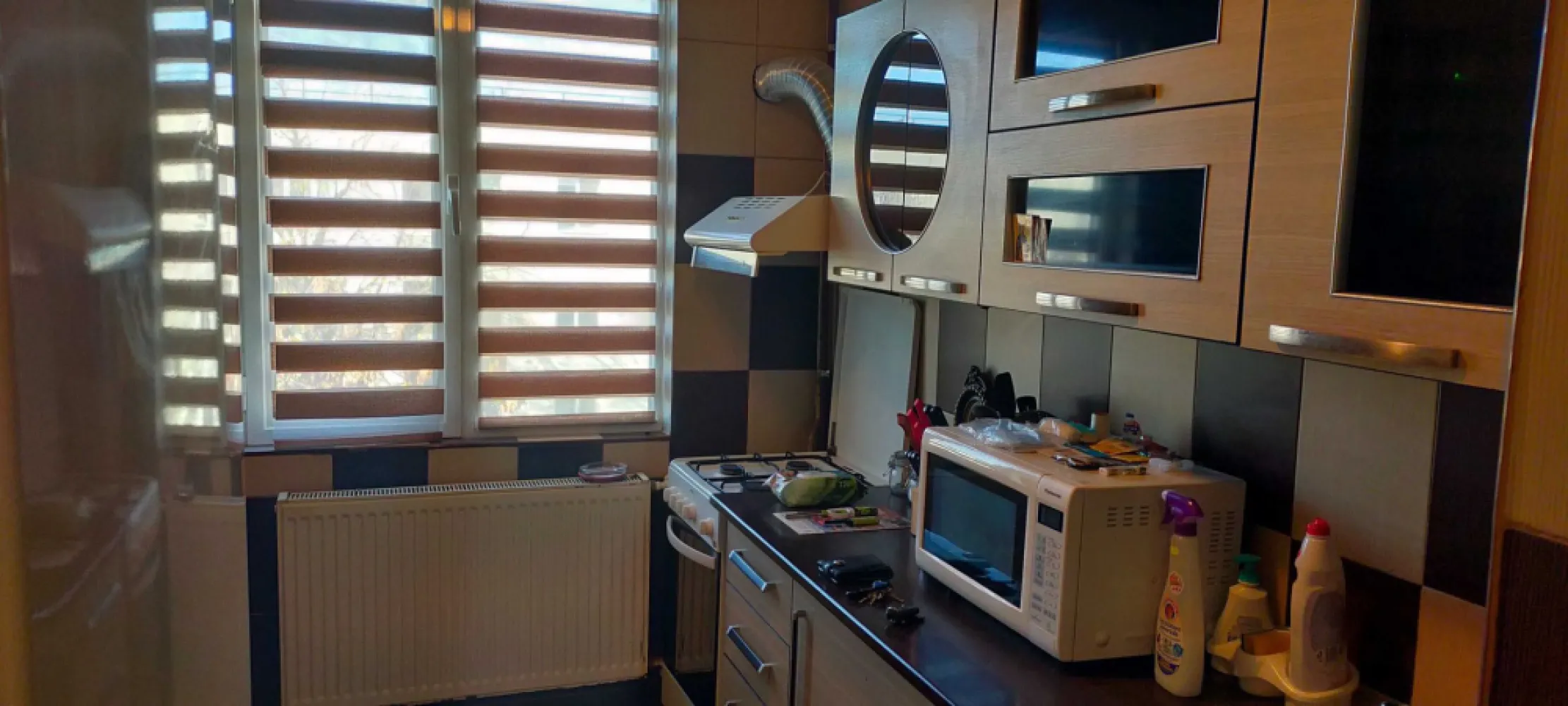 Ag BRASADAS vinde apt 4 cam etaj 4/4 Berceni Sect 4. - Agenția BRASADAS vinde apartament cu 4 camere, etaj 4/4, fără probleme la terasă, complet decomandat, 2 băi, balcon tip logie, mobilat, utilat, vedere mixtă (față-spate),situat in zona Berceni, 
Pentru mai multe oferte accesați www.brasadas.com.