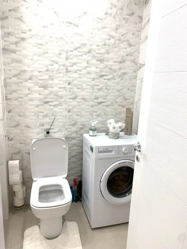 Ag BRASADAS închiriază ap 2 Cam Pallady metrou + PARCARE. - Agenția BRASADAS închiriază :
• Apartament cu 2 camere situat in complexul nou - Hils Pallady.
• Complexul si apartamentul este situat in blocul 1, la parter, la 2 minute de statia de metrou.
Zona foarte accesibila din pct de vedere al deplasarilor catre centrul orasului si iesire din oras spre Constanta (Autostrada A2)
• Ca si deplasare: 10-15 min catre Unirii cu metroul, zona Dristor mall Park Lake la doar 10 minute distanta.
• In zona se afla tot ce aveti nevoie: Ikea peste drum, Dedeman, Decathlon, Jumbo, Metro, Auchan, Lidl, Kaufland.
Pentru mai multe oferte accesați www.brasadas.com.