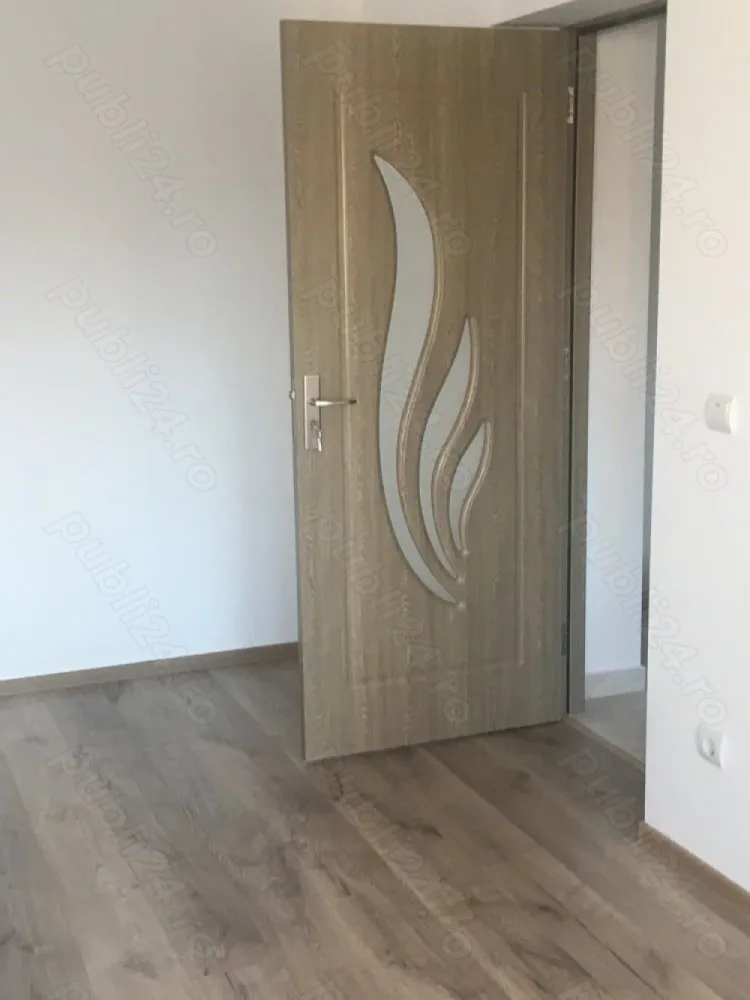 BRASADAS vinde ap 3 cam RENOVAT etaj 1/4 zona 14 Mai. - Agenția imobiliara BRASADAS vinde apartament cu 3 camere la etajul 1/4 recent renovat tot intreriorul este nou !
Geam termopan , parchet,centrală . merita văzut!
Carter foarte liniștit magazine ,stație autobuz la 5 minute !
www.brasadas.com.