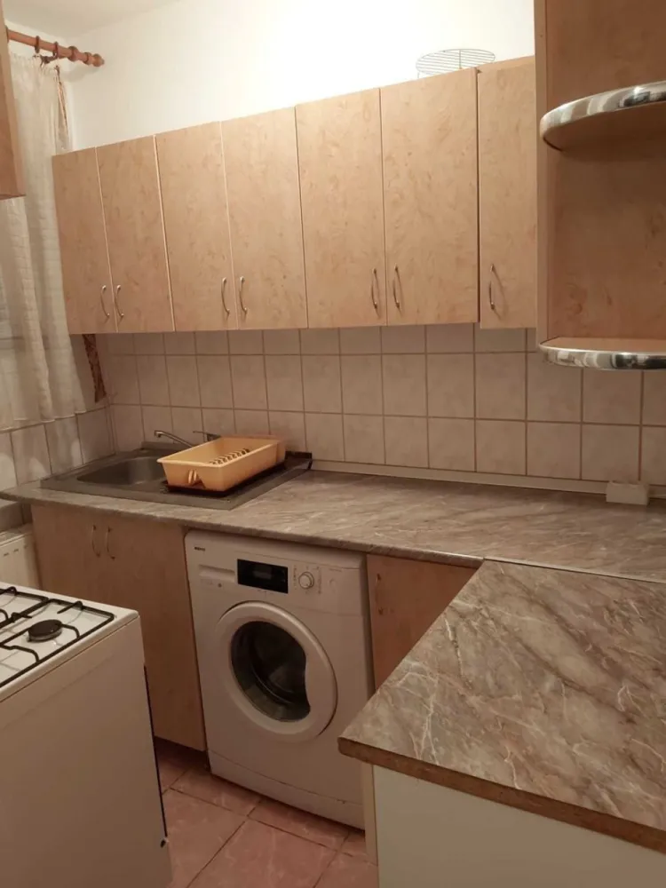 BRASADAS vinde ap 2 cam etaj 4/4 in Micro 14. - Agenția BRASADAS vinde apartament cu 2 camere, decomandat etaj 4/4 bloc din caramida 37mp . Situat în Micro 14 str Dariu Pop. Apartamentul se vinde mobilat.
www.brasadas.com.