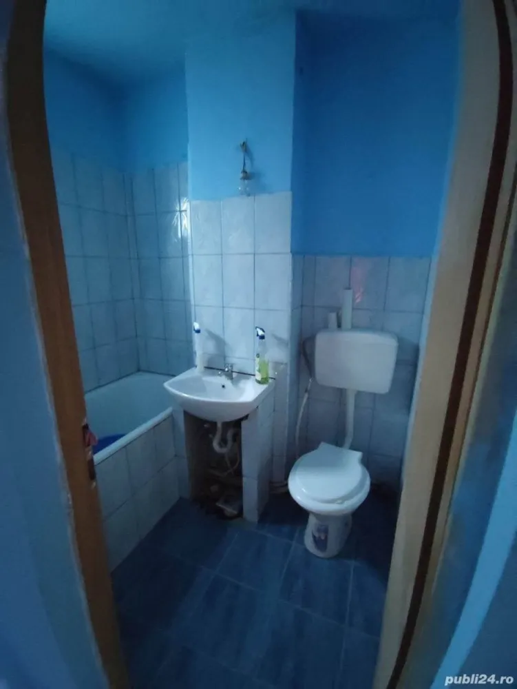 Ag BRASADAS vinde apt 3 cam etaj 3/4 CARAMIDA Solidarității. - Agentia BRASADAS vinde apartament cu 3 camere, 92mp. din CARAMIDA situat la etajul3/4 in Solidaritatii.
cu balcon si beci.
www.brasadas.com.