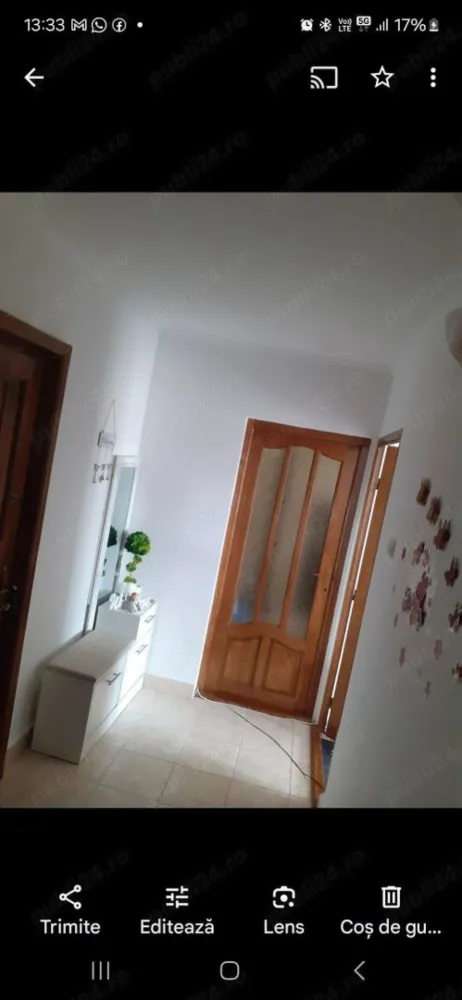 Vînd Apartament 2 cam. - Vînd Apartament 2camere decomandat din cărămidă în Micro 17 lingă Piață pe Jocului U J 8 etj 4 ,Apartamentul este pe mijloc.Are Acoperiș ,Beci întreținut cu rafturi, uscat , cu ușă din metal ,Apartamentul este pus la punct ,începând de la 
Instalație electrică până la pereți refăcuți din nou, adică bătut toată tencuiala până la cărămidă. Gresiat faianțat .Microcentrala, balcoane la bucătărie, care este închis, iar la camera mare doar acoperit. Geamuri Termopan, la balcoane cu sticlă până jos .