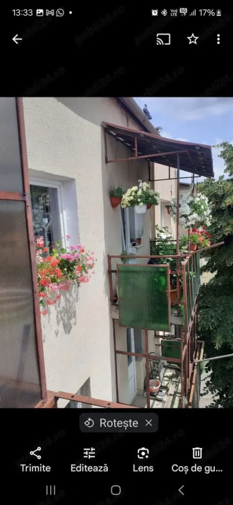 Vînd Apartament 2 cam. - Vînd Apartament 2camere decomandat din cărămidă în Micro 17 lingă Piață pe Jocului U J 8 etj 4 ,Apartamentul este pe mijloc.Are Acoperiș ,Beci întreținut cu rafturi, uscat , cu ușă din metal ,Apartamentul este pus la punct ,începând de la 
Instalație electrică până la pereți refăcuți din nou, adică bătut toată tencuiala până la cărămidă. Gresiat faianțat .Microcentrala, balcoane la bucătărie, care este închis, iar la camera mare doar acoperit. Geamuri Termopan, la balcoane cu sticlă până jos .