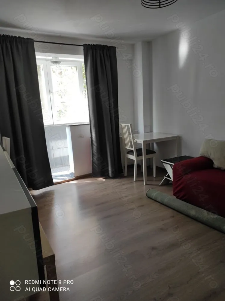 Inchiriere apartament 2 camere Teiul Doamnei - Particular, ofer spre inchiriere apartament 2 camere, decomandat, etaj 2 10, 42mp., foarte aproape de Facultatea de Constructii, 3 min de statia de autobuz 182.
Apartamentul este full mobilat si utilat (masina spalat, frigider, aragaz, aer conditionat).
Blocul este reabilitat, are repartitoare.
Disponibil imediat.
Tel: