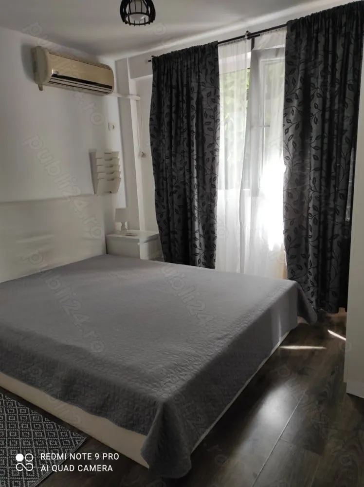 Inchiriere apartament 2 camere Teiul Doamnei - Particular, ofer spre inchiriere apartament 2 camere, decomandat, etaj 2 10, 42mp., foarte aproape de Facultatea de Constructii, 3 min de statia de autobuz 182.
Apartamentul este full mobilat si utilat (masina spalat, frigider, aragaz, aer conditionat).
Blocul este reabilitat, are repartitoare.
Disponibil imediat.
Tel: